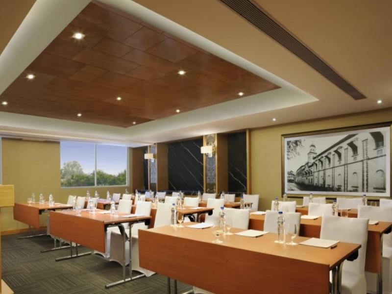 Doubletree Suites By Hilton Bengaluru Outer Ring Road Ngoại thất bức ảnh
