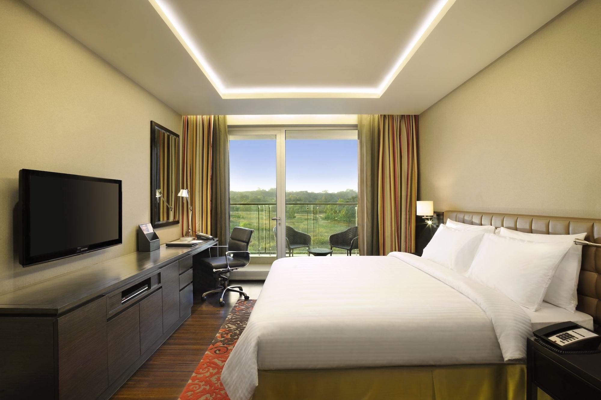 Doubletree Suites By Hilton Bengaluru Outer Ring Road Ngoại thất bức ảnh