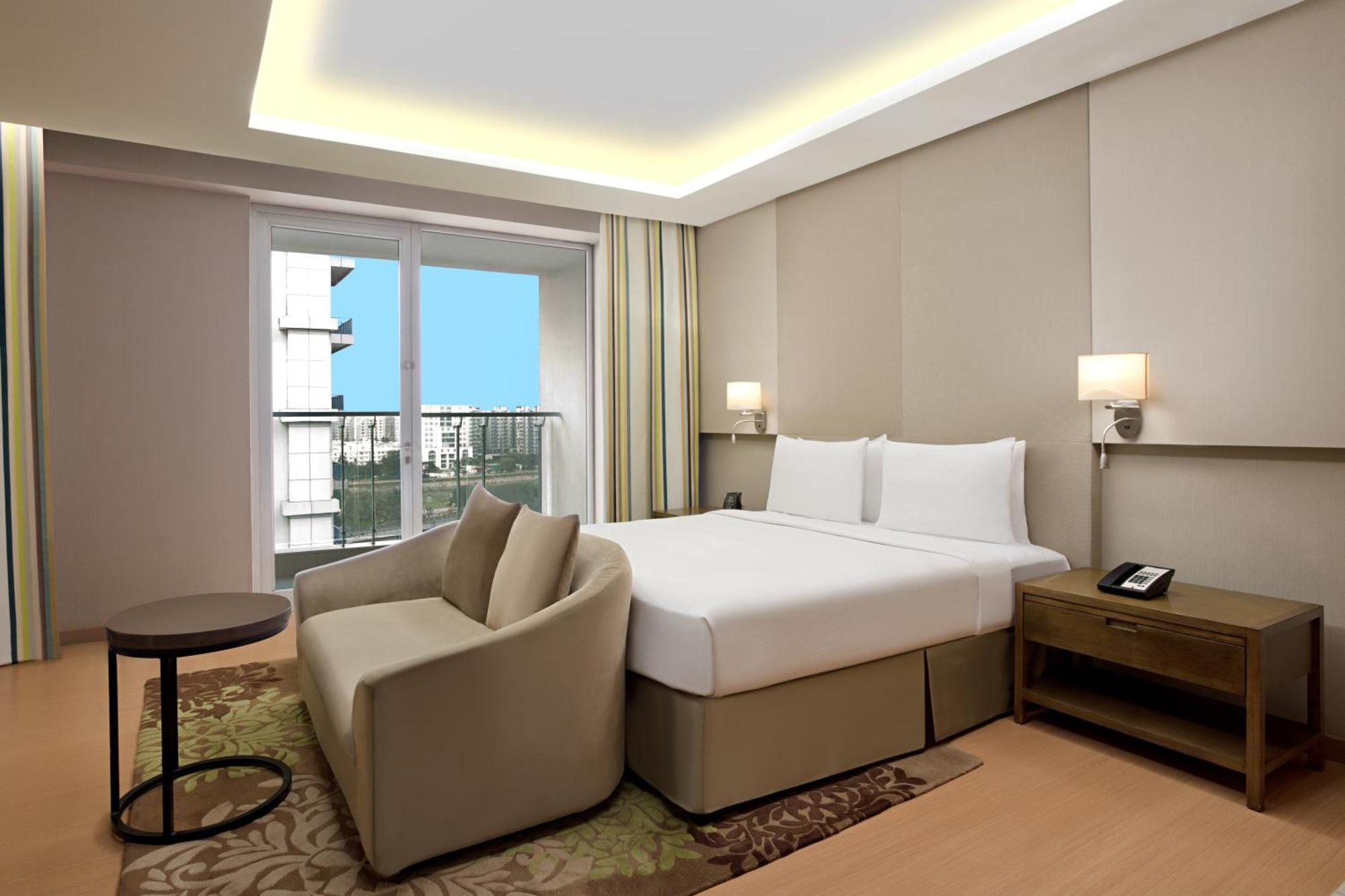 Doubletree Suites By Hilton Bengaluru Outer Ring Road Ngoại thất bức ảnh