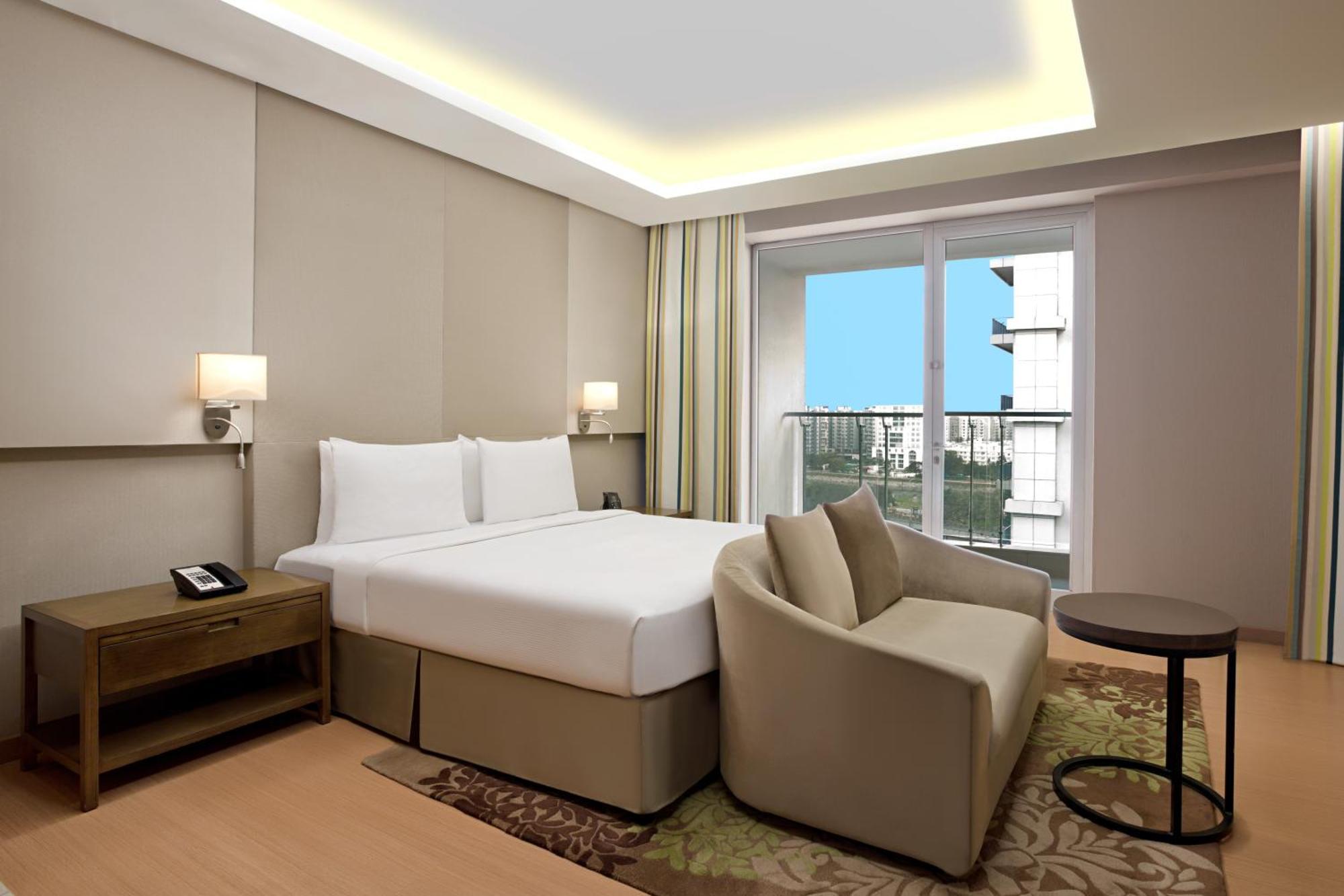 Doubletree Suites By Hilton Bengaluru Outer Ring Road Ngoại thất bức ảnh