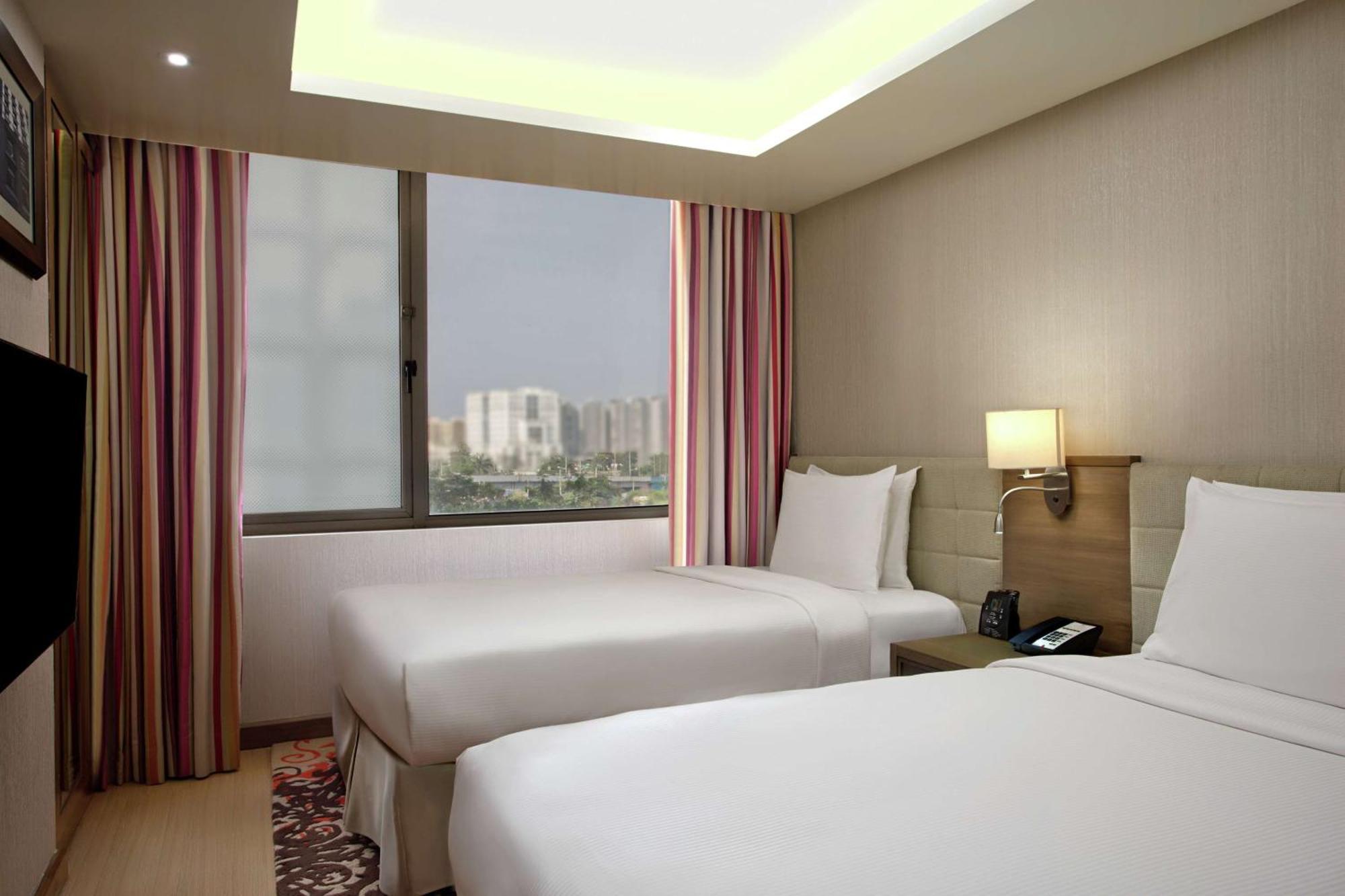Doubletree Suites By Hilton Bengaluru Outer Ring Road Ngoại thất bức ảnh