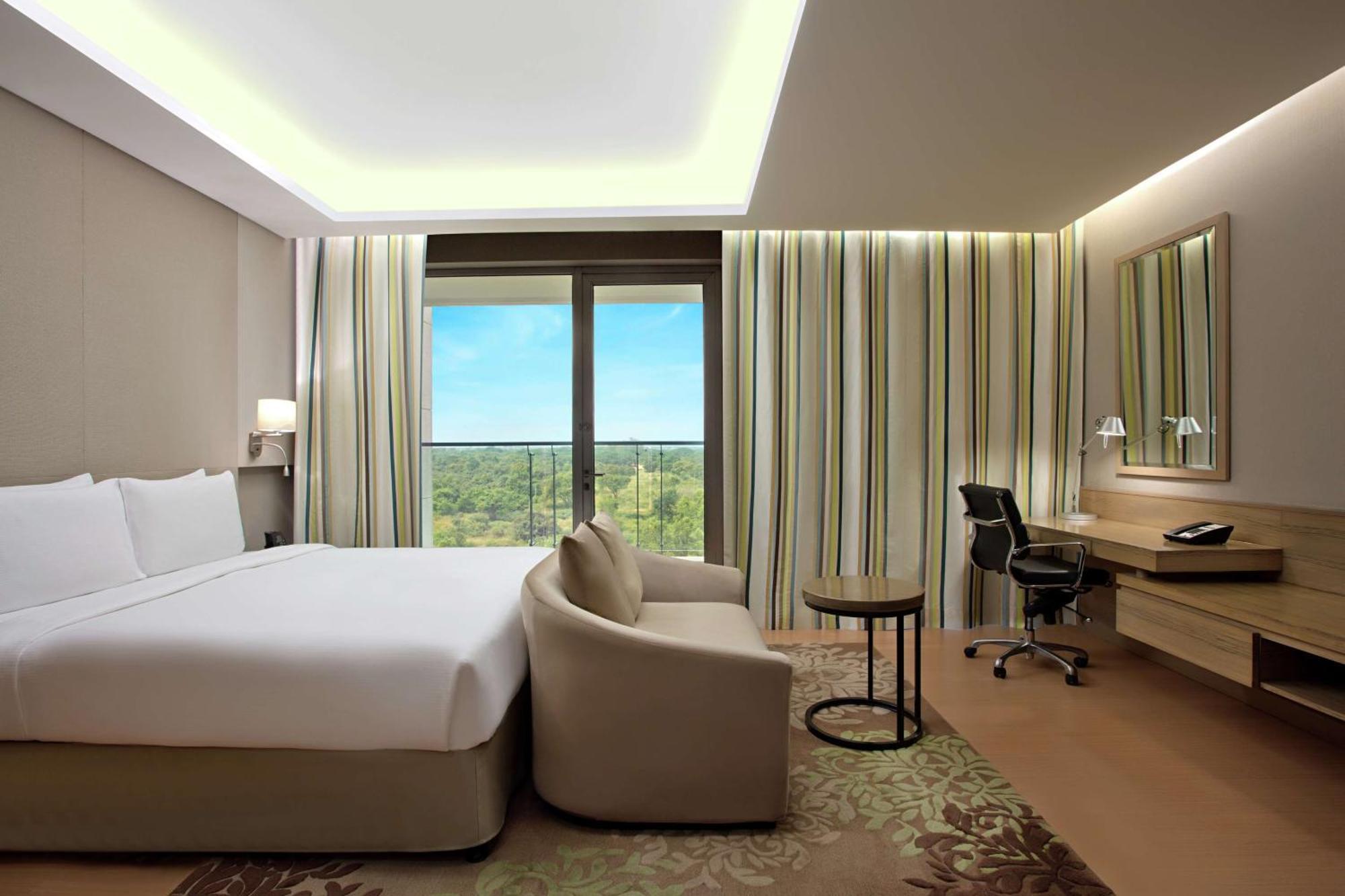 Doubletree Suites By Hilton Bengaluru Outer Ring Road Ngoại thất bức ảnh